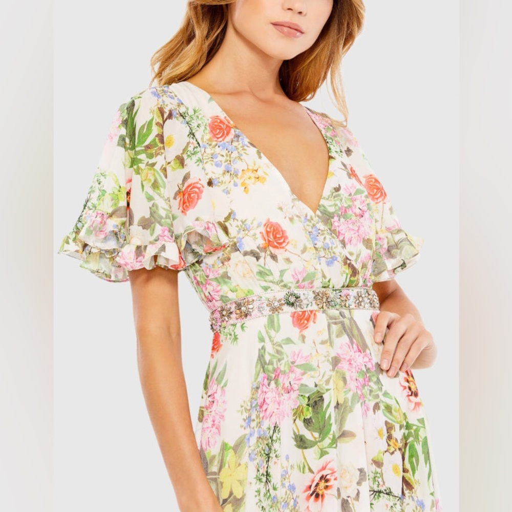 MAC DUGGAL
Floral Print Faux Wrap Flutter Sleeve A Line Gown - Picture 15 of 17